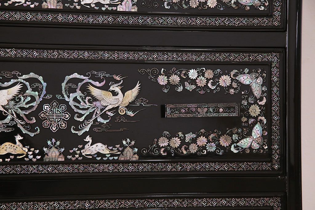 中古　韓国家具　存在感抜群の螺鈿細工チェスト(衣装タンス、戸棚)(定価約200万円)