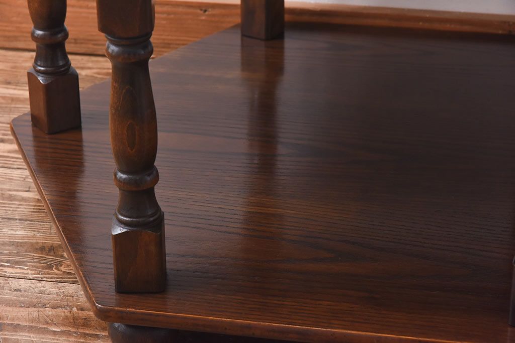 アンティーク雑貨　イギリスビンテージ　上品なオーク材の質感が魅力的な六角形サイドテーブル(ローテーブル、センターテーブル、コーヒーテーブル、花台)