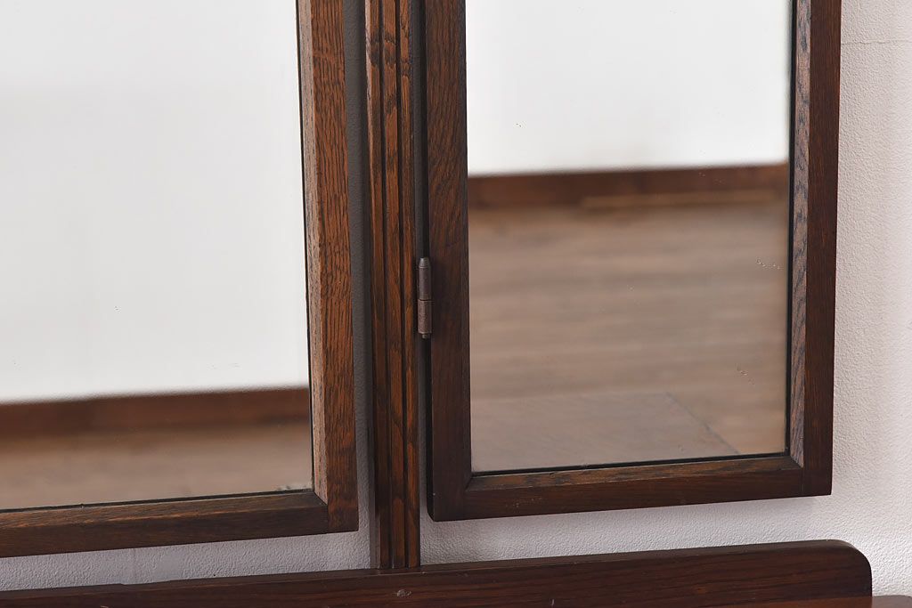 アンティーク家具　イギリス製　風格と気品漂うドレッサー(鏡台、三面鏡、ドレッシングチェスト)