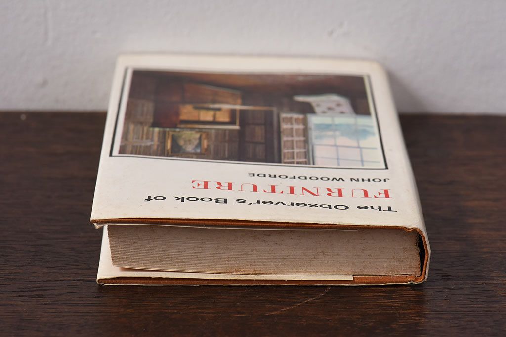 アンティーク雑貨　イギリス　The Observer's Book　FURNITURE　家具　コンパクトハンドブック(洋書、ポケット辞典、本)