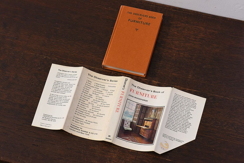 アンティーク雑貨　イギリス　The Observer's Book　FURNITURE　家具　コンパクトハンドブック(洋書、ポケット辞典、本)