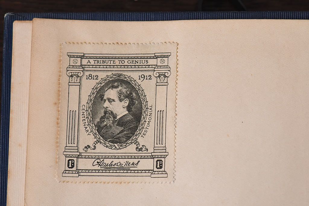 アンティーク雑貨　イギリスアンティーク　CHARLES DICKENS(チャールズ・ディケンズ)　本(洋書、英字本、小説)2冊セット(1)