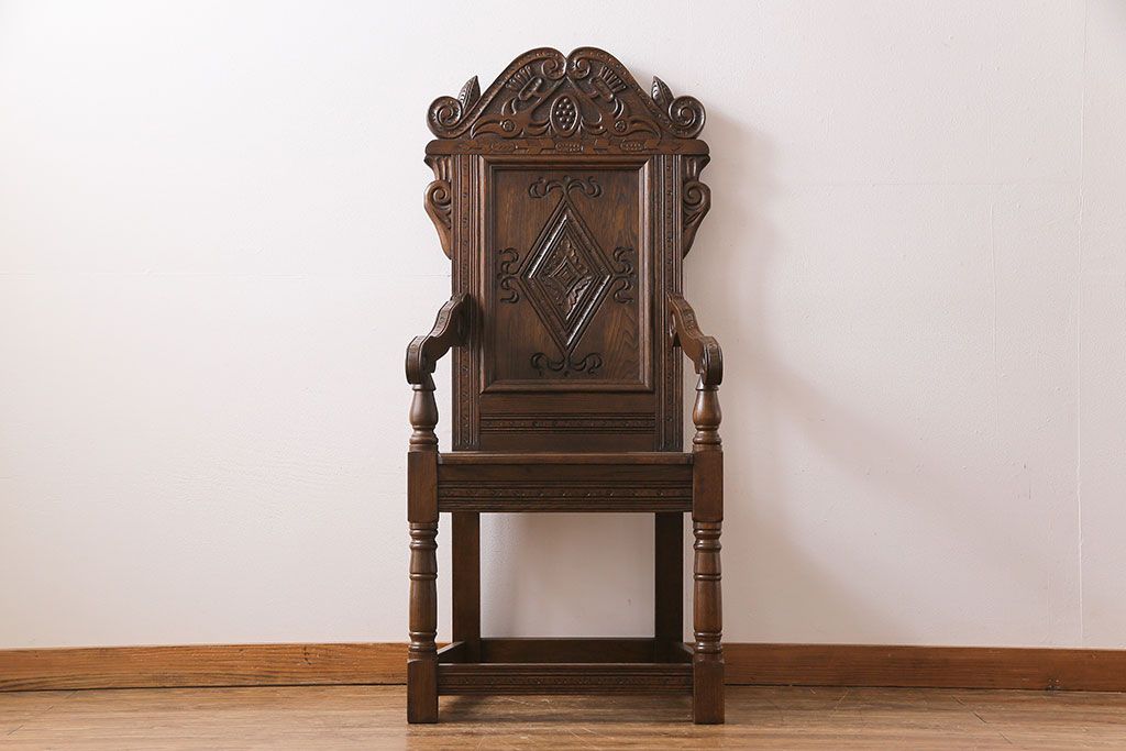 アンティーク雑貨　イギリスビンテージ　オーク材　凝った彫刻が目を引くアームチェア(椅子、ダイニングチェア)(2)