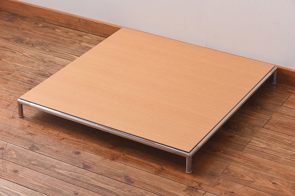 中古　B&B　シンプルなディティールが美しいローテーブル(センターテーブル)(定価約30万円)(3)