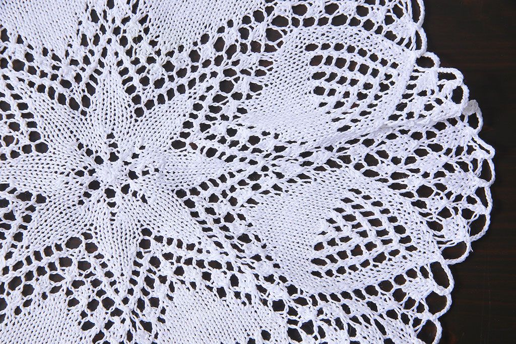 アンティーク雑貨　イギリス製　細かな編み目が可愛らしいドイリー(レース、クロス)(1)