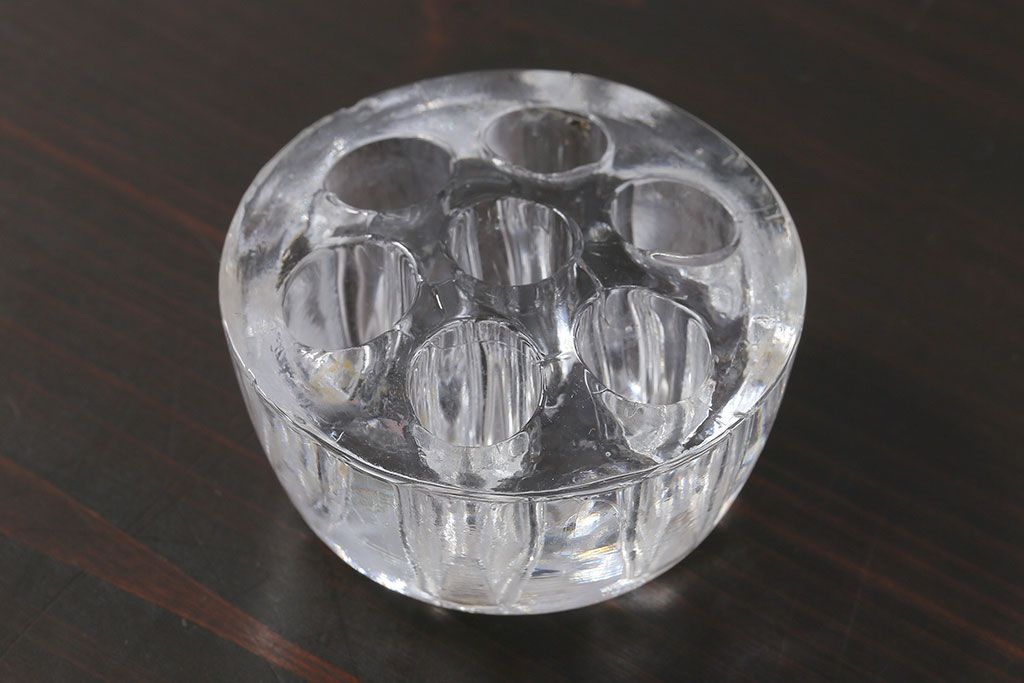 アンティーク雑貨　イギリス　シンプルなデザインのガラス製フラワーホルダー(ペン立て)