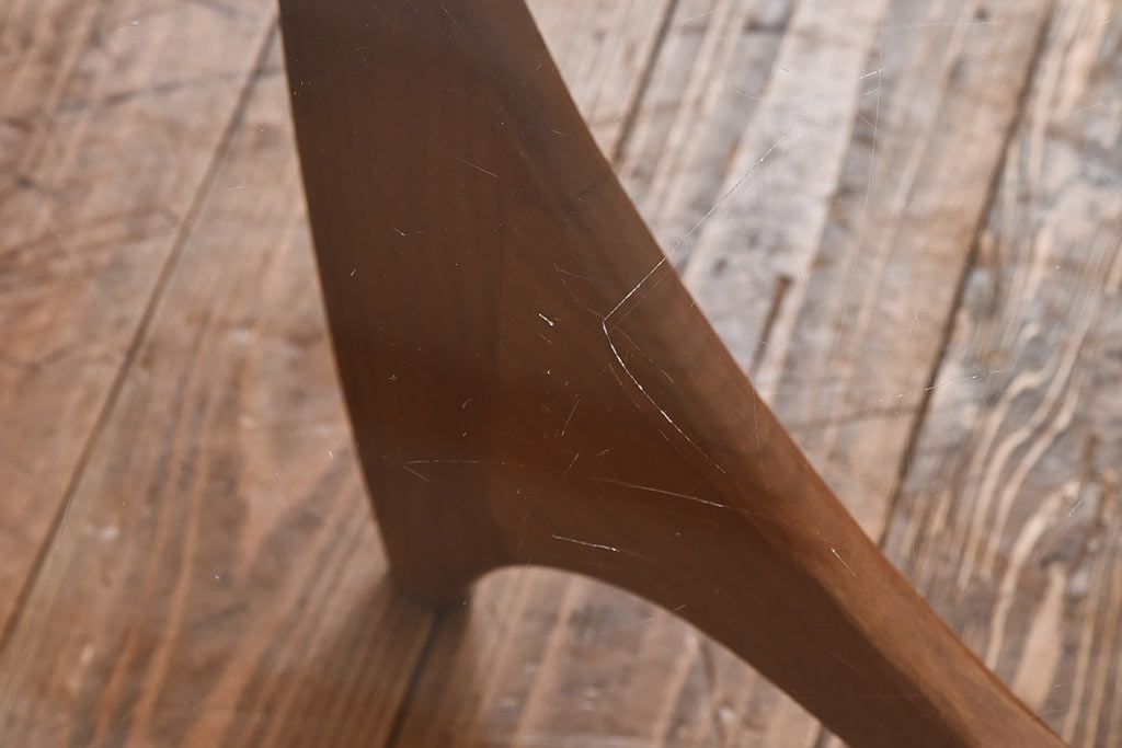 ヴィンテージ家具　G-plan(ジープラン)　北欧ビンテージ　チーク材　ガラストップがおしゃれなコーヒーテーブル(センターテーブル)(1)