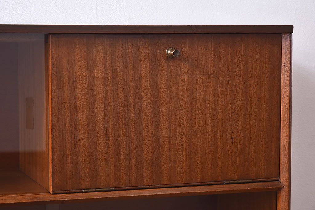 北欧家具　G-PLAN(ジープラン)　BBシリーズ(Black&Brass)のキャビネット(収納棚、サイドキャビネット)