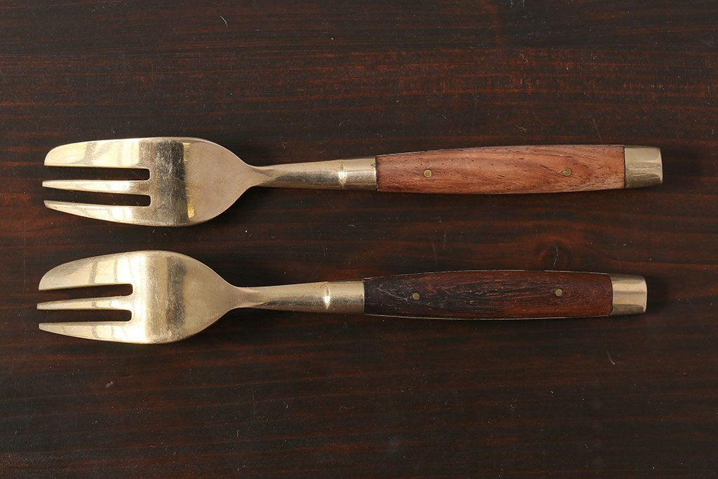 イギリスビンテージ　味のある木製持ち手のフォーク(カトラリー)2本セット