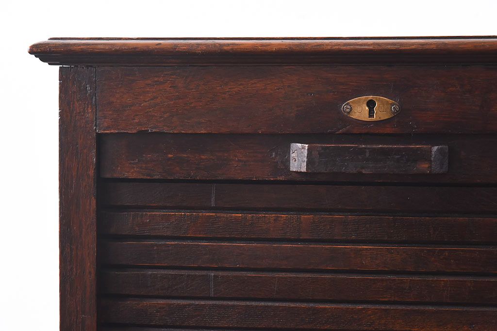 アンティーク家具　イギリスアンティーク　蛇腹式の扉が個性的なファイリングキャビネット(書類ケース、チェスト)