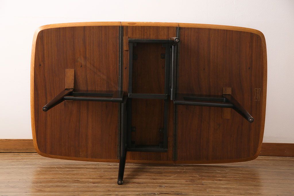 ヴィンテージ家具　北欧ビンテージ　チーク材　おしゃれなデザインのバタフライテーブル(ダイニングテーブル、エクステンションテーブル)