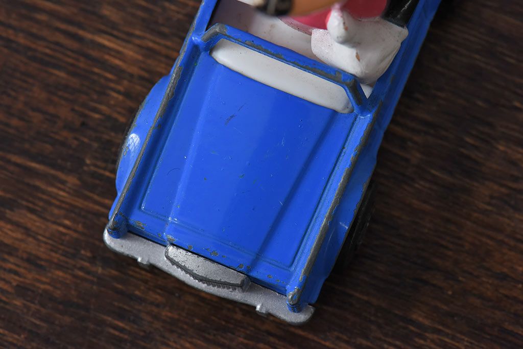 アンティーク雑貨　LESNEY社(レズニー)　matchbox(マッチボックス)　ディズニーシリーズ　NO.4　ミニー　ミニカー(おもちゃ)