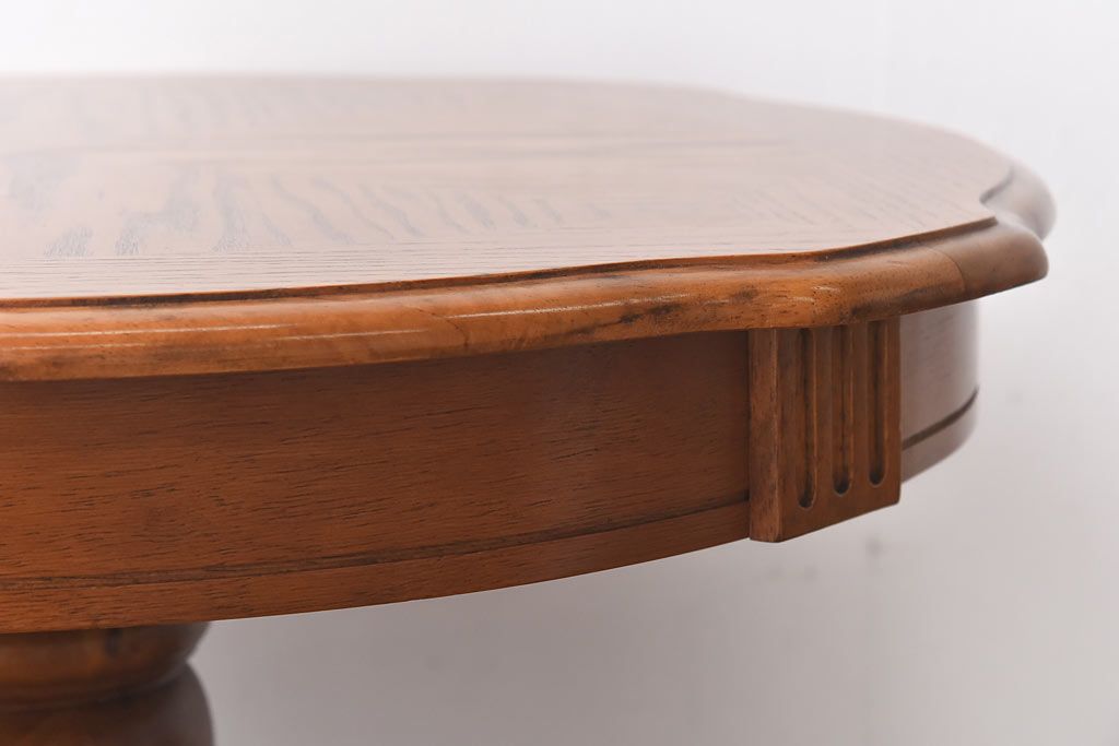 中古　イギリス家具　木目が美しいコーヒーテーブル(ラウンドテーブル、サイドテーブル)