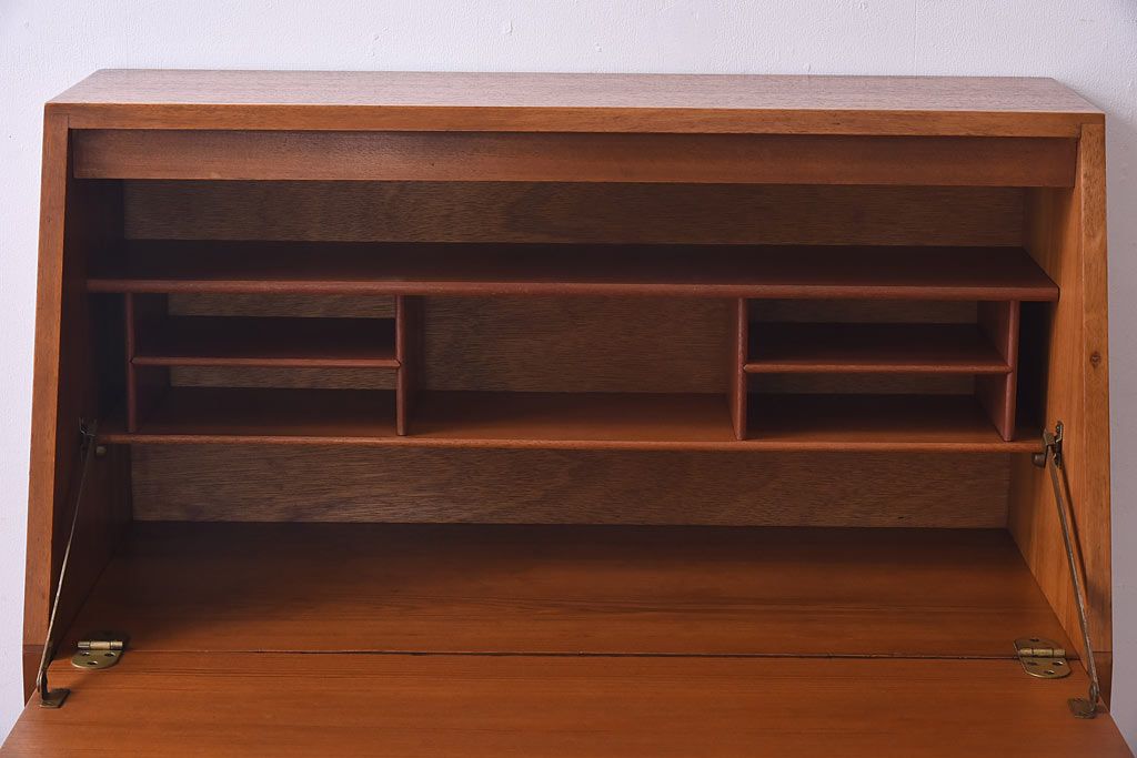 ヴィンテージ家具 北欧ビンテージ チーク材 シンプルな