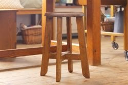 アンティーク雑貨　昭和レトロ　シンプルなデザインのスツール(丸椅子、イス、チェア)