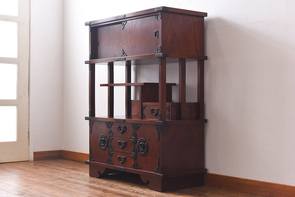 中古 伝統民芸家具 岩谷堂箪笥　風格のある茶箪笥(飾り棚、戸棚)(1)