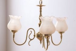 イギリスビンテージ　つぼみのようなガラスシェードが可愛らしい天井照明(シャンデリア、ランプ)