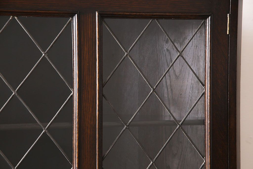 アンティーク家具　イギリスアンティーク　ステンドグラスの大振りなコーナーキャビネット(収納棚、ブックケース、本棚)