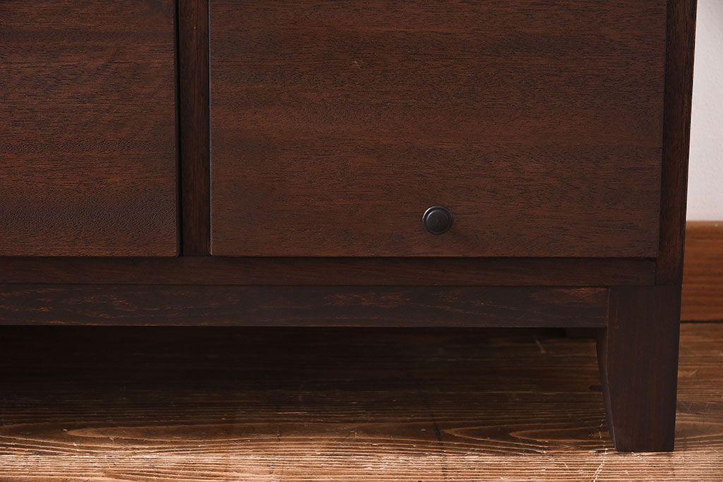 ラフジュ工房オリジナル　古材使用　4×3マス　丸い取っ手が愛らしいパタパタ扉付き収納棚(キャビネット、下駄箱、ロッカー)