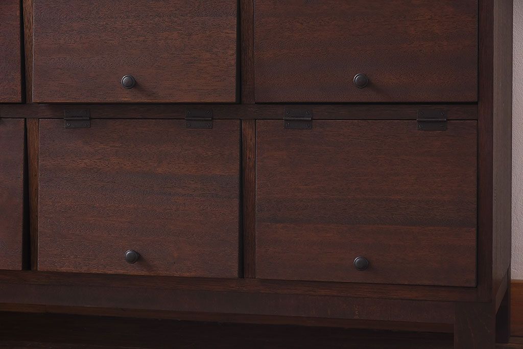 ラフジュ工房オリジナル　3×5マス　ラワン古材のパタパタ扉付き横型・収納棚(キャビネット、下駄箱、ロッカー)