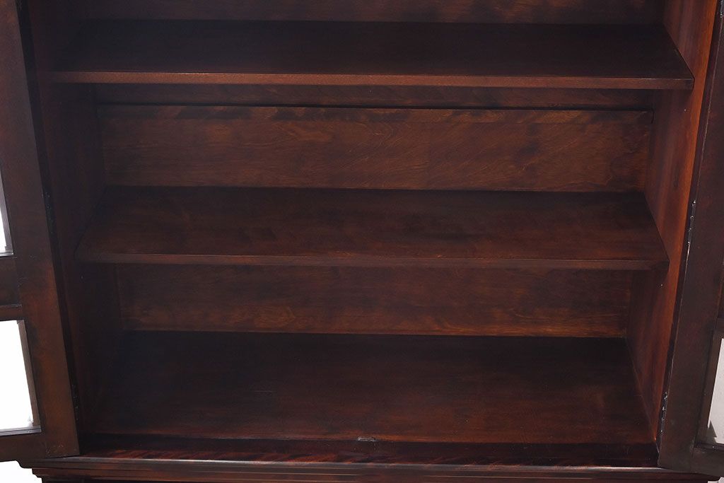 中古　国産家具　重厚な佇まいとなめらかな質感のブックシェルフ(本棚、食器棚、キャビネット)(定価約54万円)