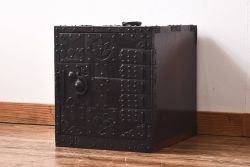 アンティーク家具　古民具　ケヤキ材　重厚な佇まいが魅力的な明治期の船箪笥(掛硯型、懸硯型、舟箪笥、タンス)(小)