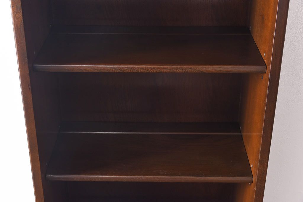 ヴィンテージ家具　ERCOL(アーコール)　イギリスビンテージ　Old Colonial(オールドコロニアル)　シックな雰囲気のあるオープンブックケース(キャビネット、本棚、飾り棚、食器棚)