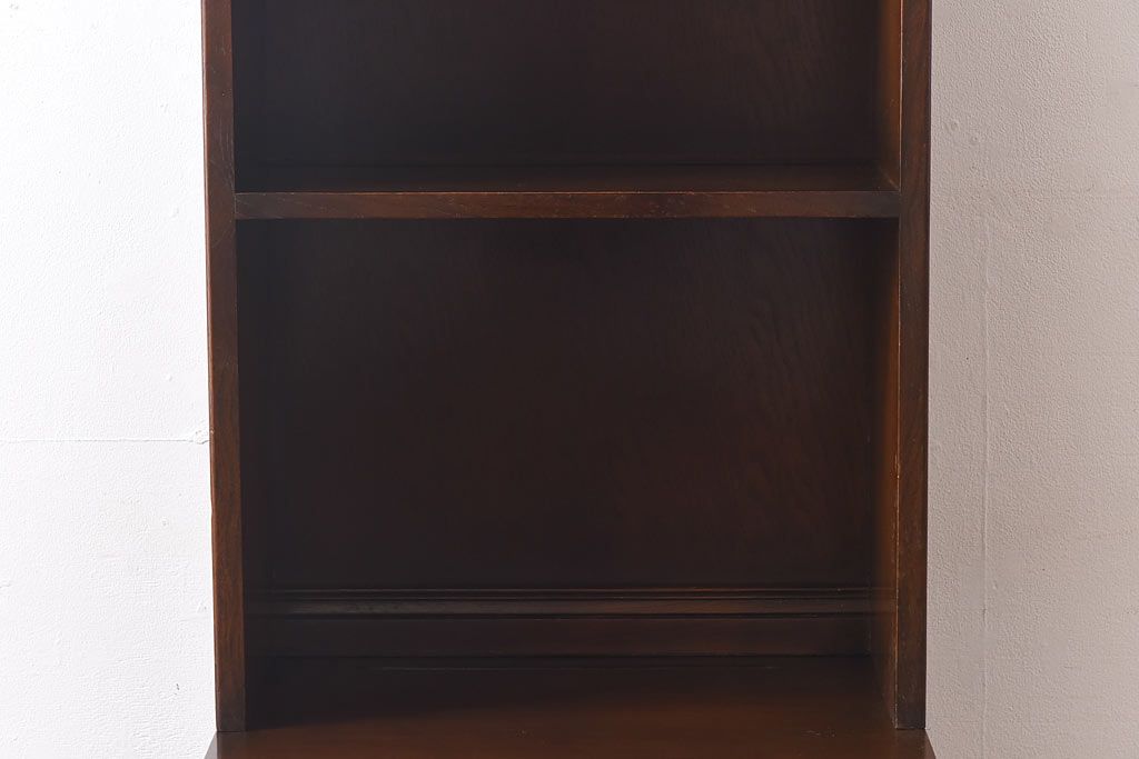 ヴィンテージ家具　ERCOL(アーコール)　イギリスビンテージ　Old Colonial(オールドコロニアル)　シックな雰囲気のあるオープンブックケース(キャビネット、本棚、飾り棚、食器棚)