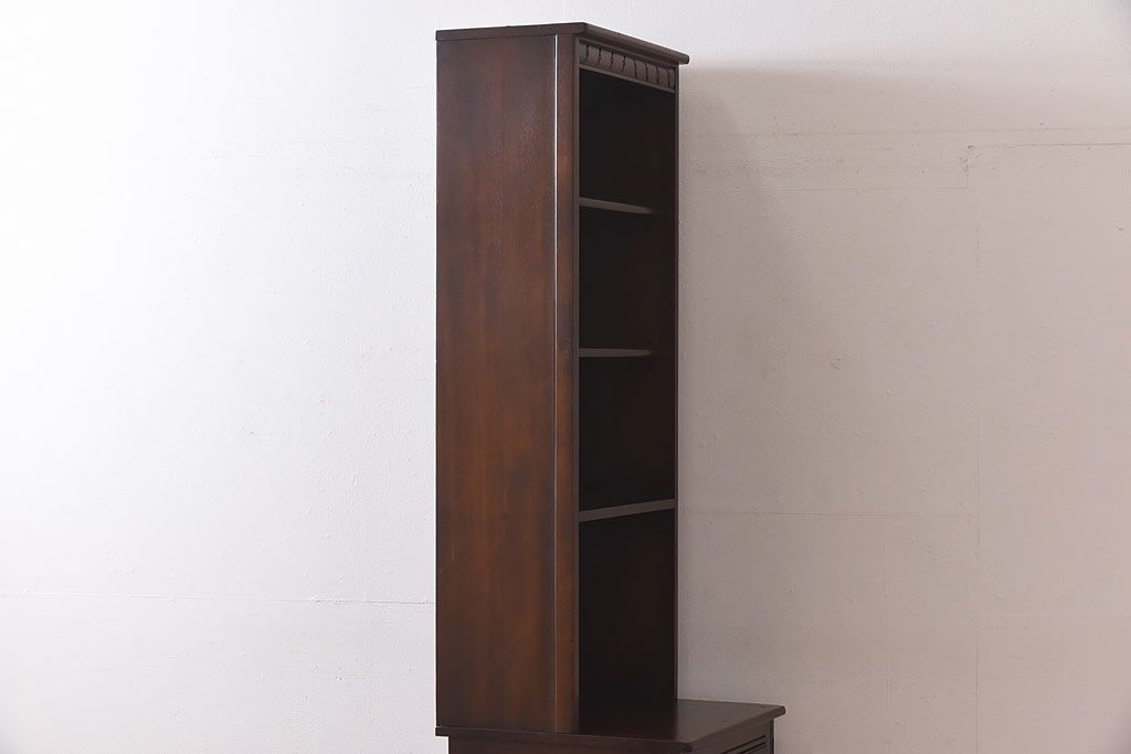 ヴィンテージ家具　ERCOL(アーコール)　イギリスビンテージ　Old Colonial(オールドコロニアル)　シックな雰囲気のあるオープンブックケース(キャビネット、本棚、飾り棚、食器棚)