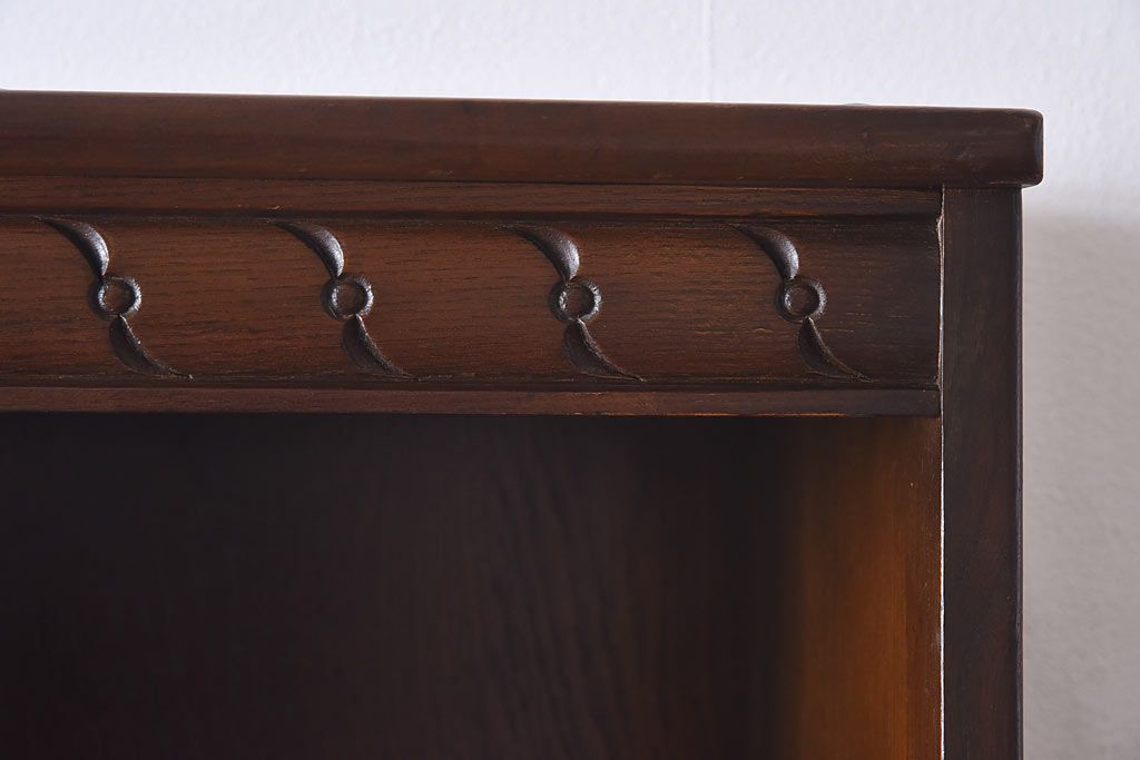 ヴィンテージ家具　ERCOL(アーコール)　イギリスビンテージ　Old Colonial(オールドコロニアル)　シックな雰囲気のあるオープンブックケース(キャビネット、本棚、飾り棚、食器棚)