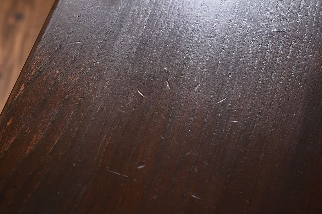 ヴィンテージ家具　ERCOL(アーコール)　イギリスビンテージ　Old Colonial(オールドコロニアル)　シックな雰囲気のあるオープンブックケース(キャビネット、本棚、飾り棚、食器棚)