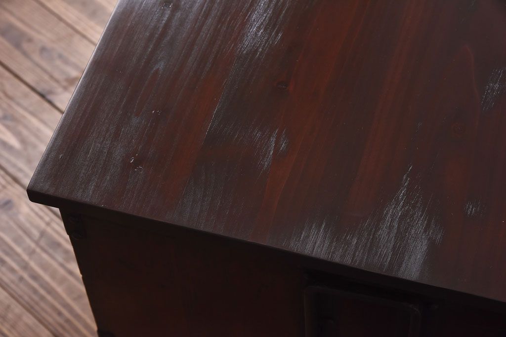 アンティーク家具　和製アンティーク　重厚感漂う上品な箪笥ローボード(チェスト)