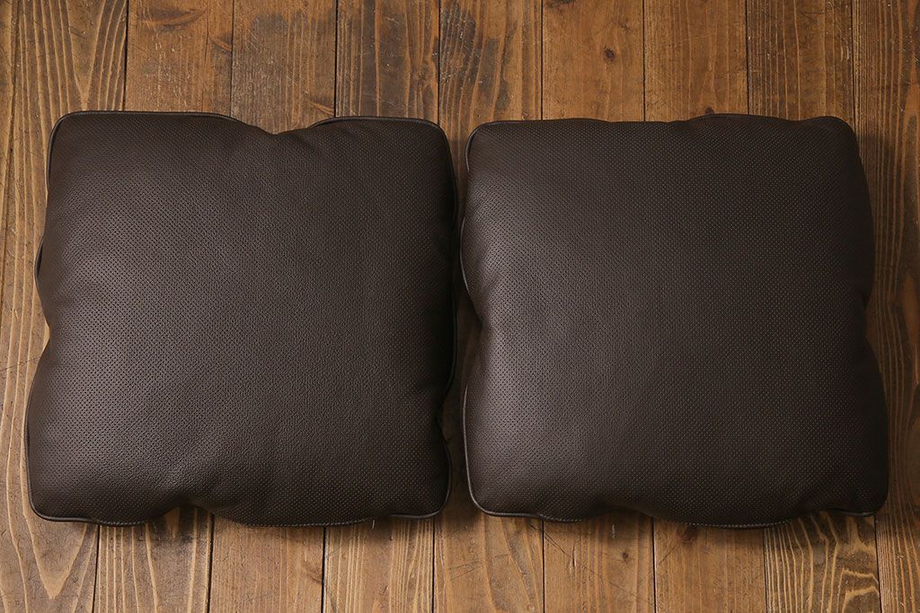 アンティーク雑貨　美品　arflex(アルフレックス)　A・SOFA 10　高級感漂う牛革のクッション(定価約4万円)2個セット