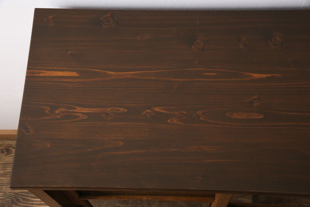 レトロ家具　昭和レトロ　前面タモ材　懐かしさ漂う脚付きキャビネット(ガラス戸棚、飾り棚)