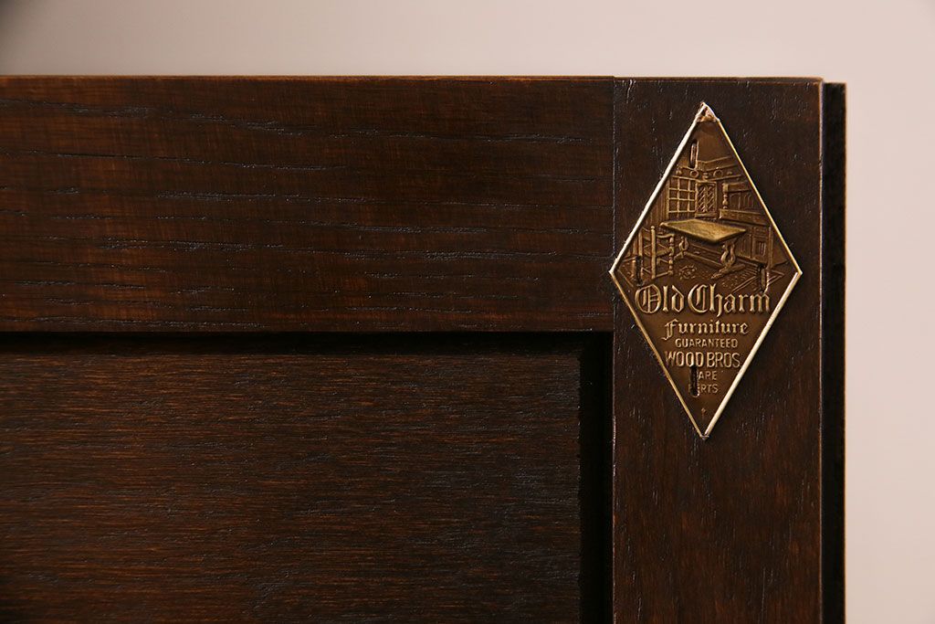 中古　イギリス　old charm(オールドチャーム) ステンドグラスがおしゃれなコーナーキャビネット(飾り棚)