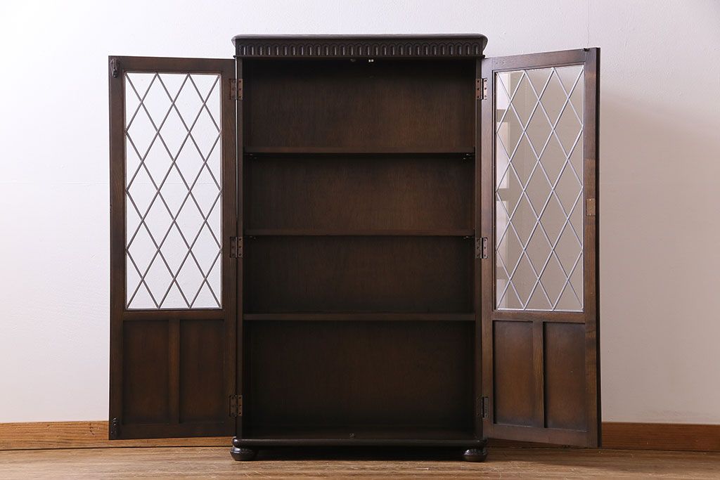 ヴィンテージ家具　【展示品】イギリスビンテージ　ニレ材　ステンドグラスが魅力のシックな本箱(収納棚、キャビネット)