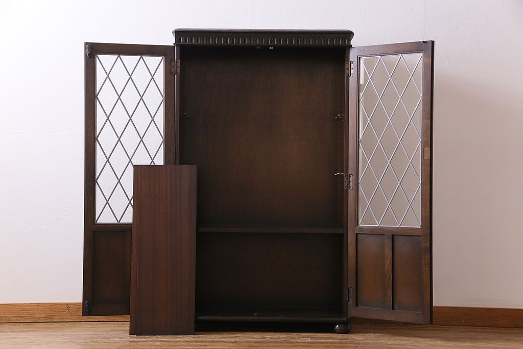 ヴィンテージ家具　【展示品】イギリスビンテージ　ニレ材　ステンドグラスが魅力のシックな本箱(収納棚、キャビネット)