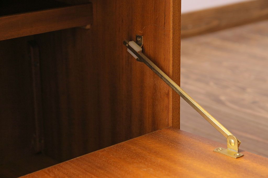 ヴィンテージ家具　北欧ビンテージ　チーク材　レア品!天板拡張式のネストテーブル(エクステンションテーブル、センターテーブル、サイドテーブル)