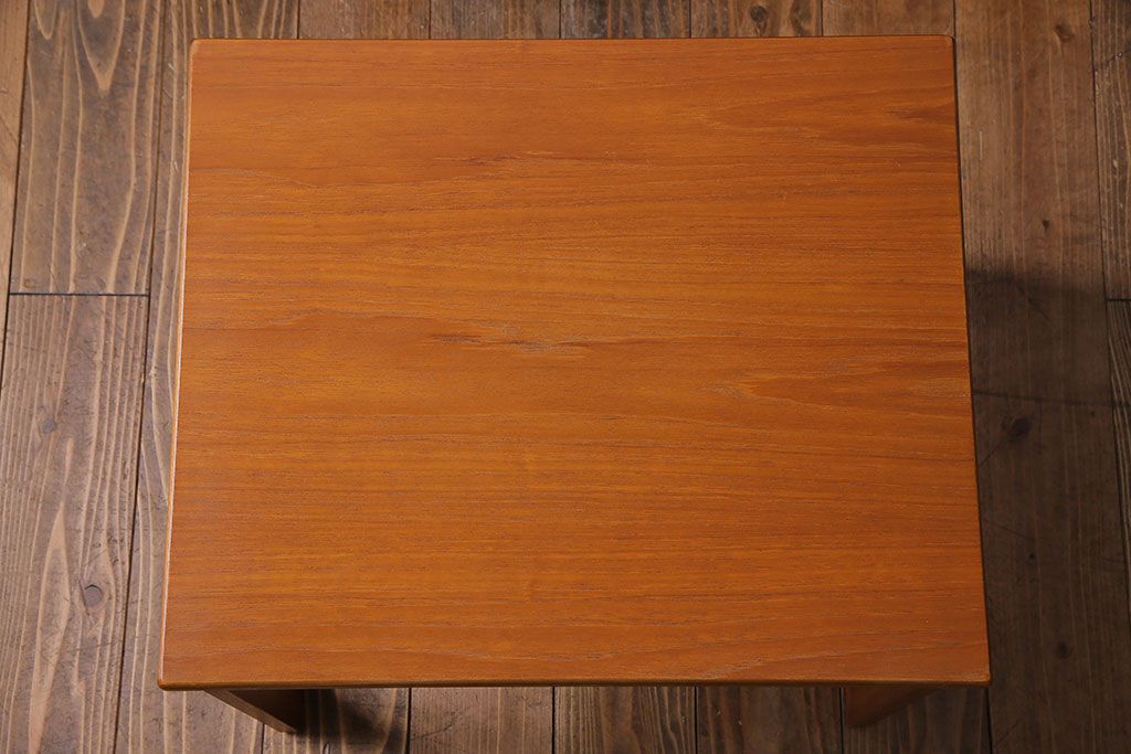 ヴィンテージ家具　北欧ビンテージ　チーク材　レア品!天板拡張式のネストテーブル(エクステンションテーブル、センターテーブル、サイドテーブル)