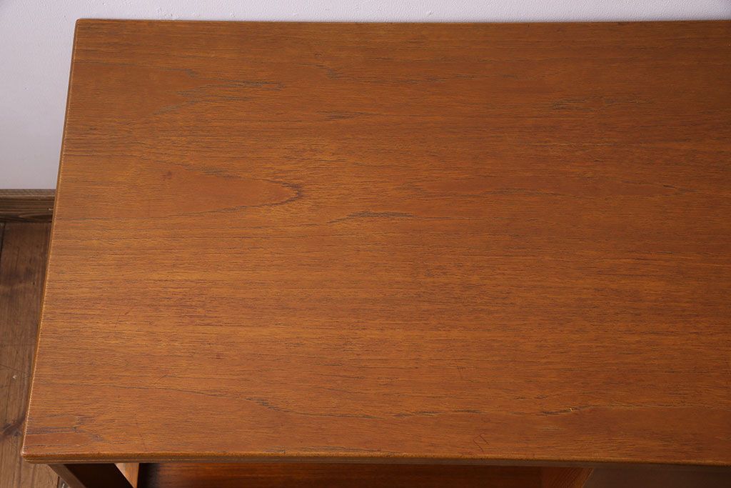 ヴィンテージ家具　北欧ビンテージ　チーク材　レア品!天板拡張式のネストテーブル(エクステンションテーブル、センターテーブル、サイドテーブル)