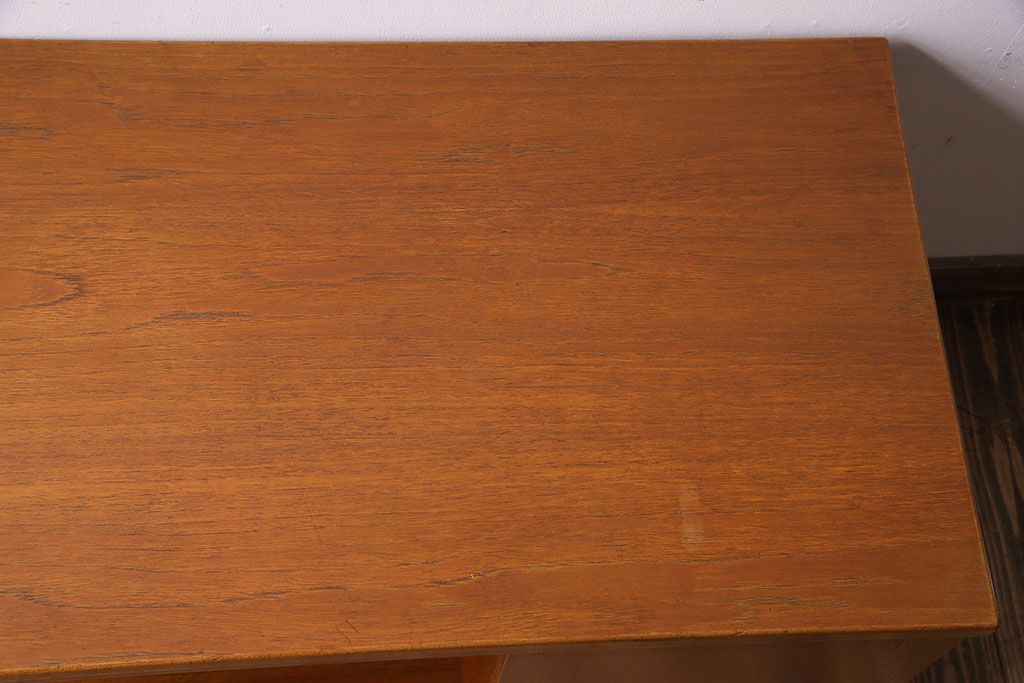 ヴィンテージ家具　北欧ビンテージ　チーク材　レア品!天板拡張式のネストテーブル(エクステンションテーブル、センターテーブル、サイドテーブル)