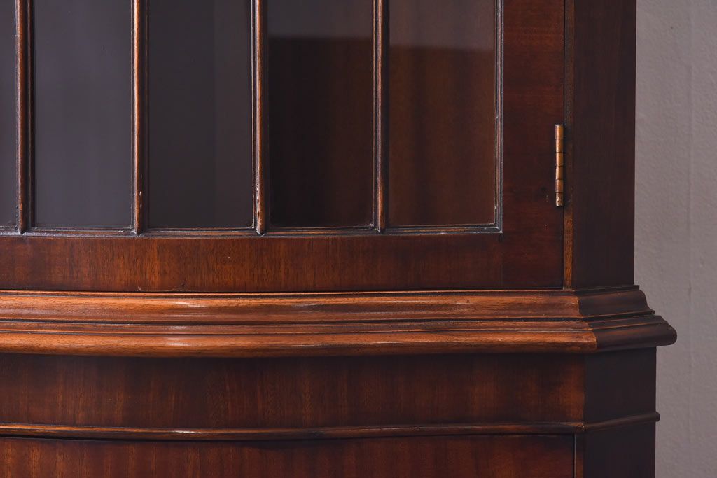 ヴィンテージ家具　イギリスビンテージ　ウォールナット材　杢目が美しいコーナーキャビネット(飾り棚、戸棚)