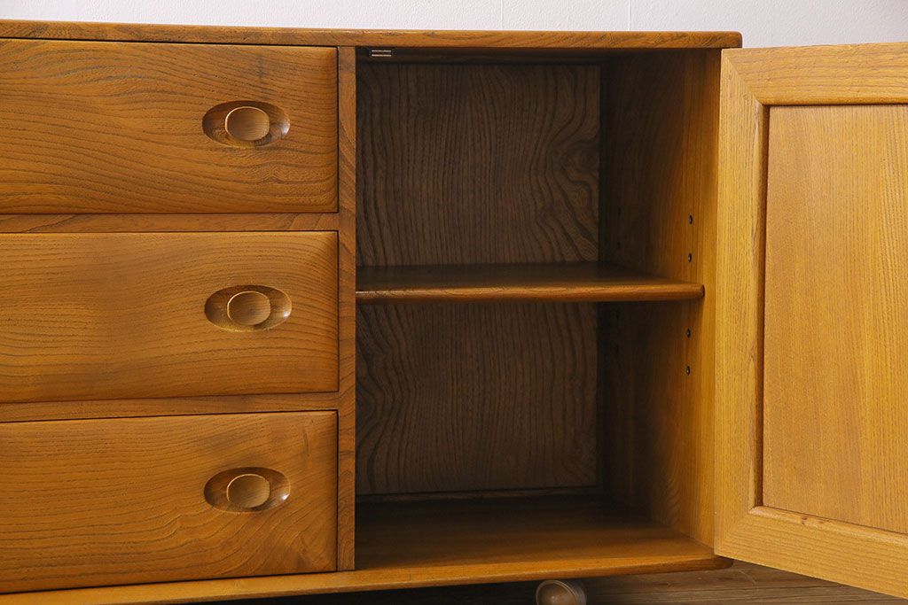 ヴィンテージ家具　イギリスビンテージ　ERCOL(アーコール)　ウィンザーサイドボード(ローチェスト、収納棚、リビングボード)