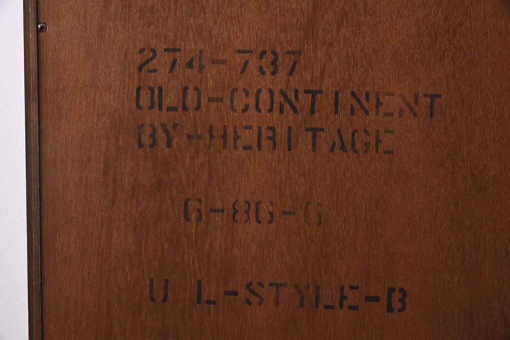 中古　DREXEL HERITAGE(ドレクセルヘリテイジ)　old continent(オールドコンチネント)　バンチングキャビネット(飾り棚、キュリオケース、ガラスショーケース)(定価約129万円)(1)
