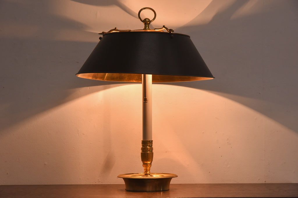 Pieterman(ピーターマン)　真鍮製　黒色の笠がシックなテーブルランプ(スタンドライト、卓上照明)
