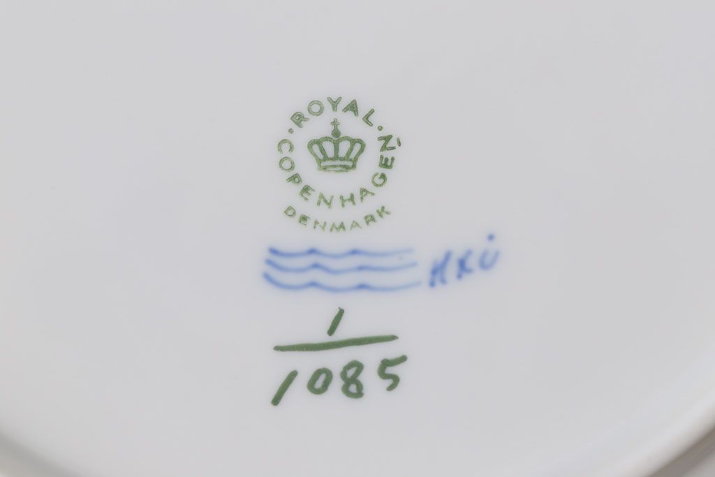 アンティーク雑貨　中古　ROYAL COPENHAGEN(ロイヤルコペンハーゲン)　ブルーフルーテッド　フルレ  ース　23cmディーププレート2枚セット(プレート、洋食器)(定価約7万6千円)