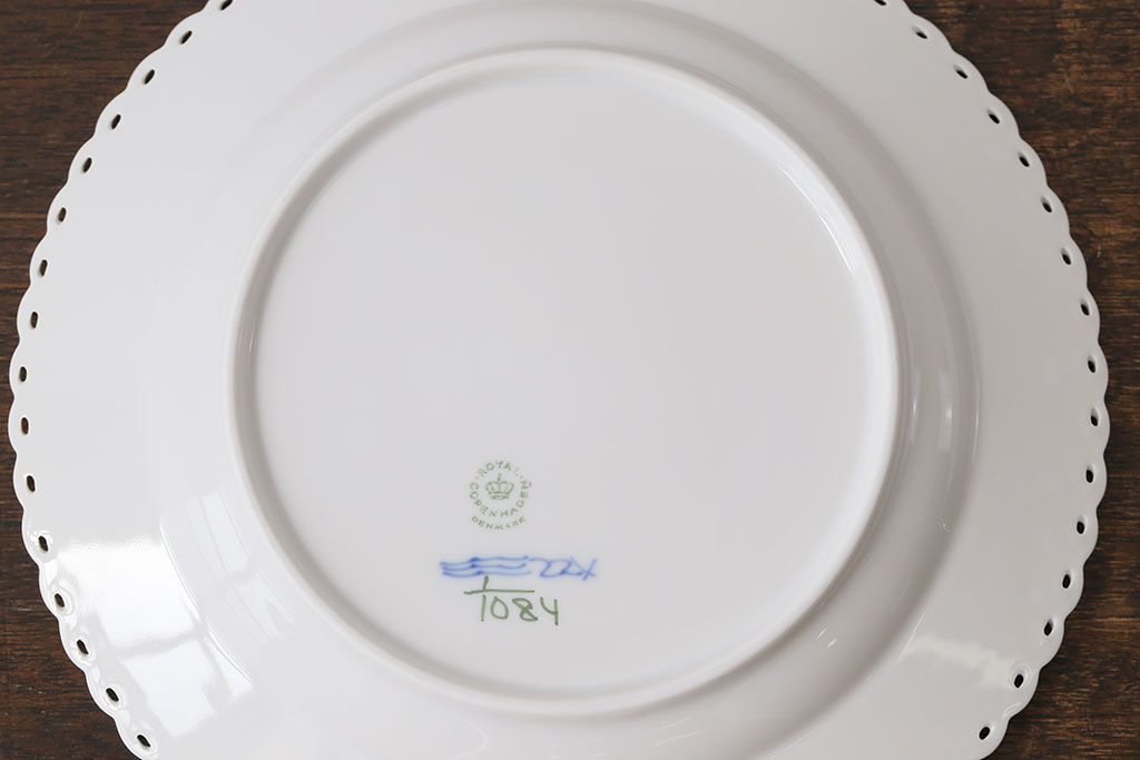 中古　ROYAL COPENHAGEN(ロイヤルコペンハーゲン)　ブルーフルーテッド　フルレース　25cmプレート2枚セット(洋食器)(定価約8万6千円)(1)