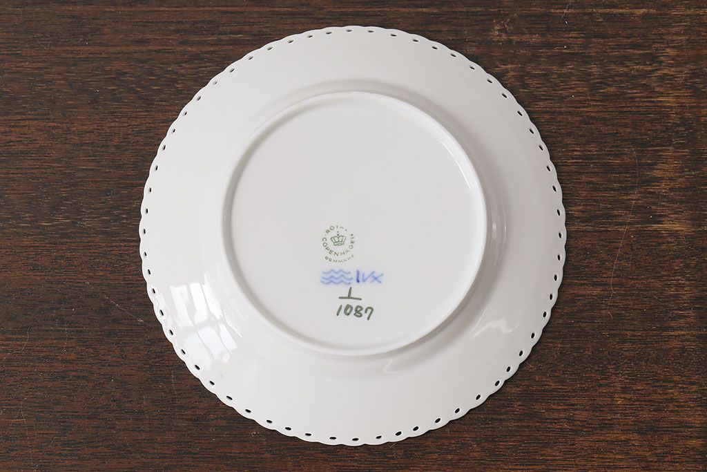 中古　ROYAL COPENHAGEN(ロイヤルコペンハーゲン)　17.5cm　ブルーフルーテッドフルレース　プレート2枚セット(洋食器)(定価約6万5千円)(1)