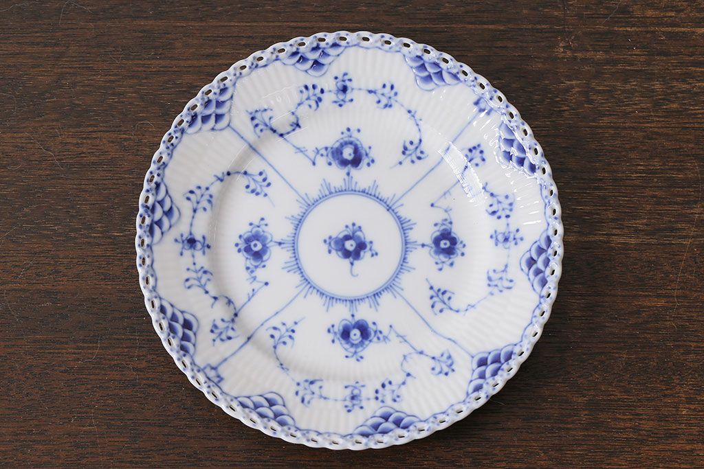 中古　ROYAL COPENHAGEN(ロイヤルコペンハーゲン)　17.5cm　ブルーフルーテッドフルレース　プレート2枚セット(洋食器)(定価約6万5千円)(2)