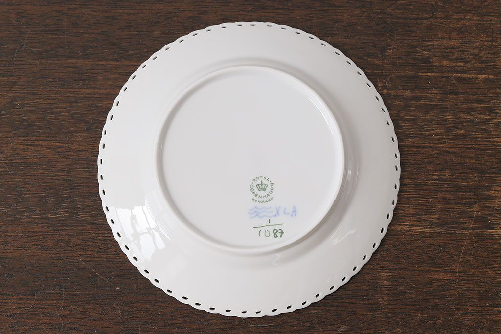 中古　ROYAL COPENHAGEN(ロイヤルコペンハーゲン)　17.5cm　ブルーフルーテッドフルレース　プレート2枚セット(洋食器)(定価約6万5千円)(2)